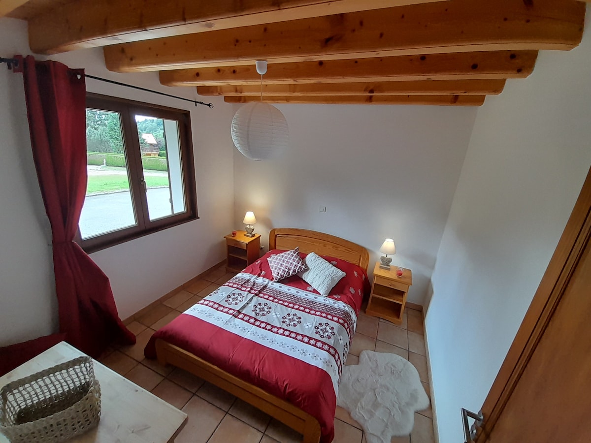 Dhomë në katin përdhes