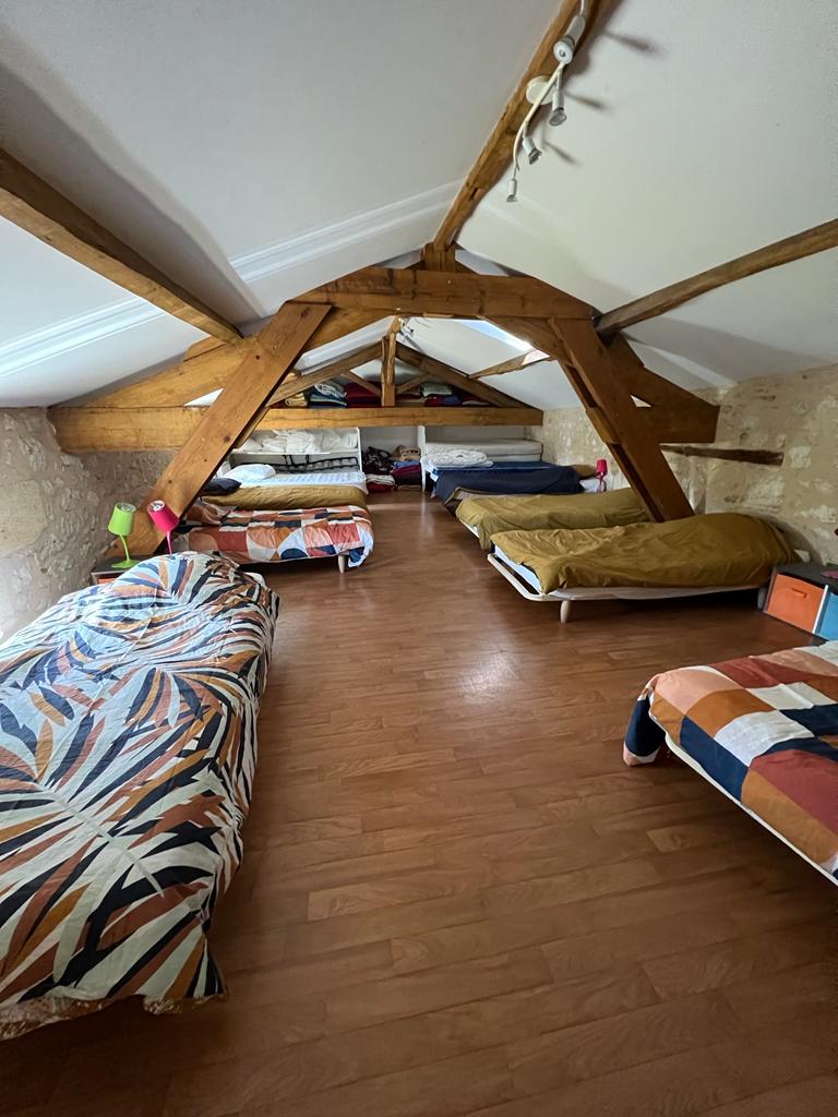 مسكن في الطابق العلوي