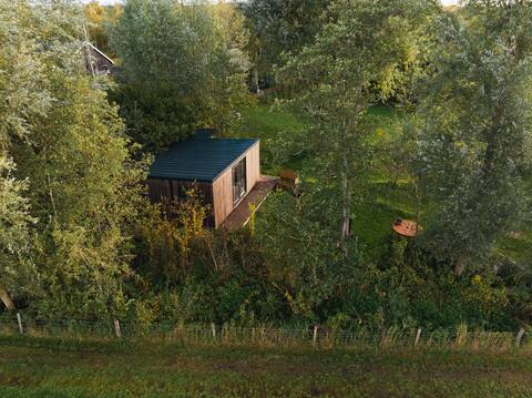 Tiny house in nature + sauna & hot tub optional
