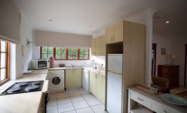 Chardonnay (2-Bedroom Cottage) gallery image 4