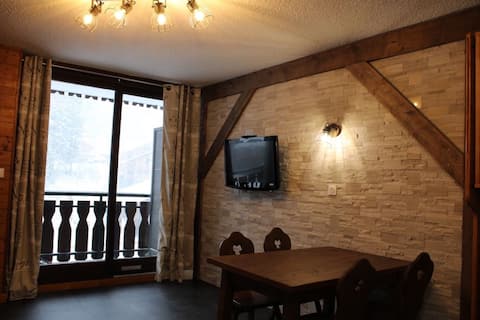 Studio at the foot of the Linga slopes