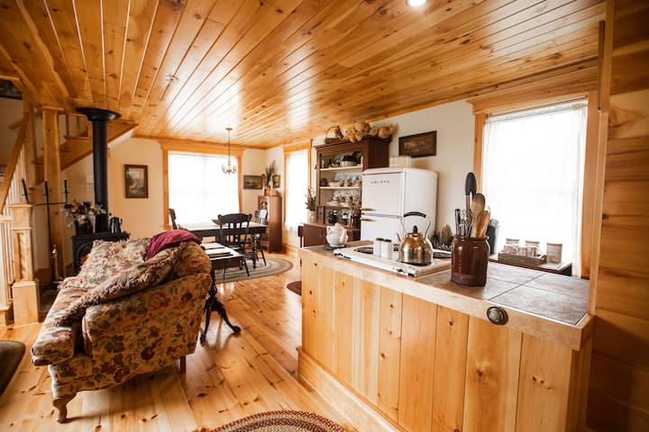 Hambrook Point Cottages
Grainfield Retreat - New Brunswick