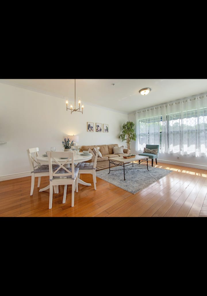 Cozy 3 Bedroom Condo With Pool And Water View - Naples, FL