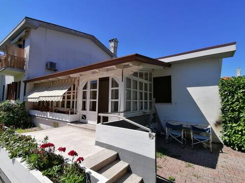 Villa Yolanda
Villa just 300  meters from the sea