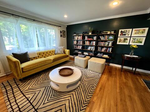 Welcoming Family Home - Close to Everything.