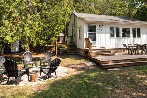 COMPLETELY RENOVATED cottage -steps from the Beach