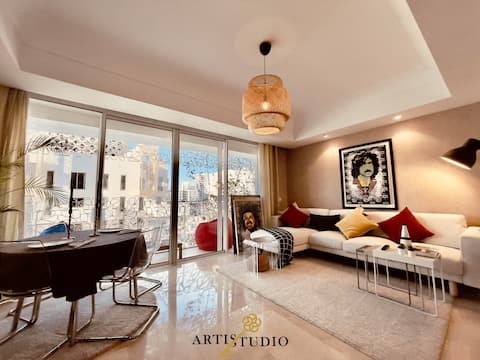 Successful Airbnb property: “d'Art d'Art” living studio. CFC vegetable towers in Arrondissement De Hay Hassani مقاطعة الحي الحسني