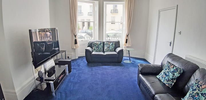 Brighton Beach Villa - 6 Bedrooms - 3 Receptions - Brighton