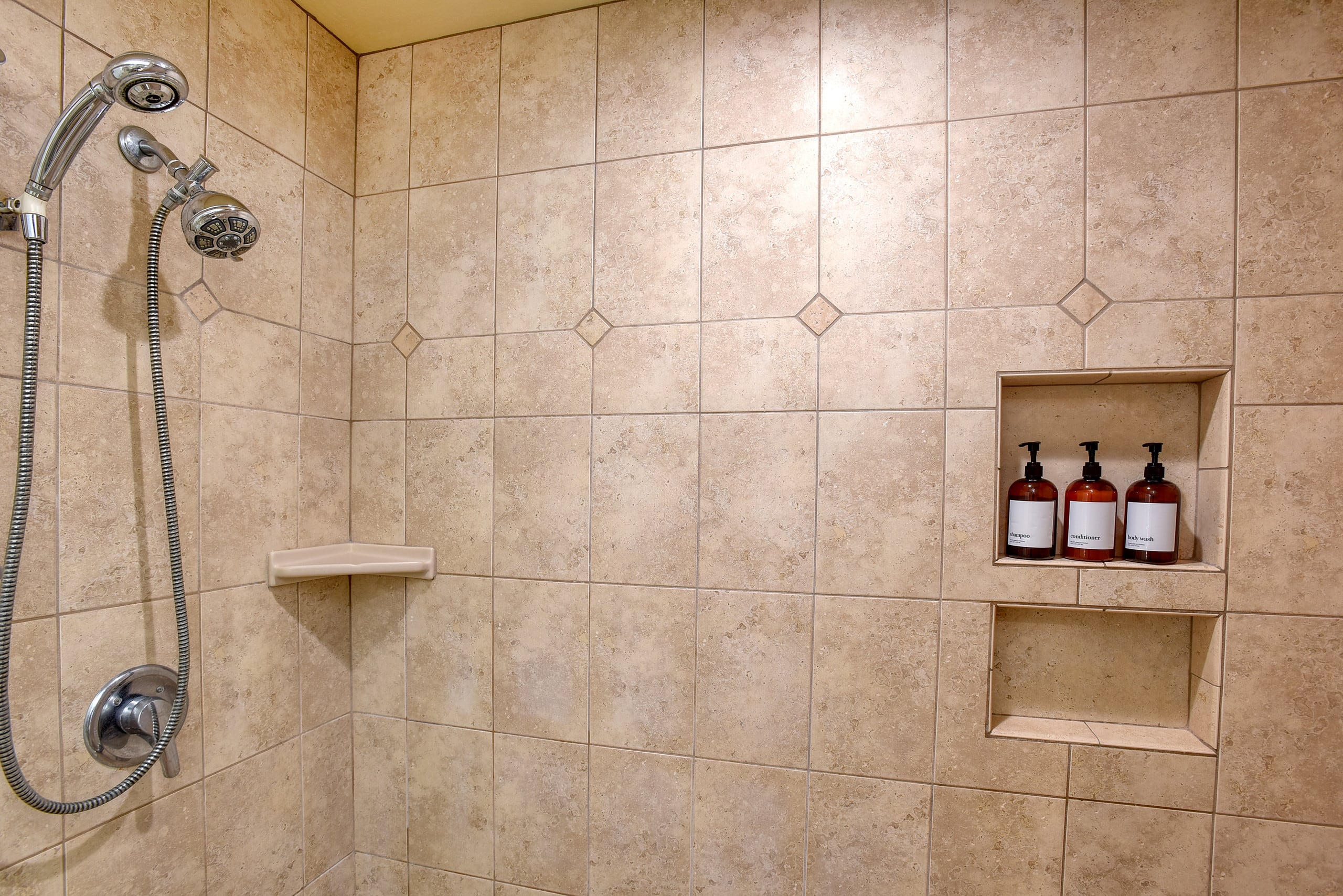 Condo in Kihei · ★4.96 · 2 bedrooms · 3 beds · 2 baths - Image 26