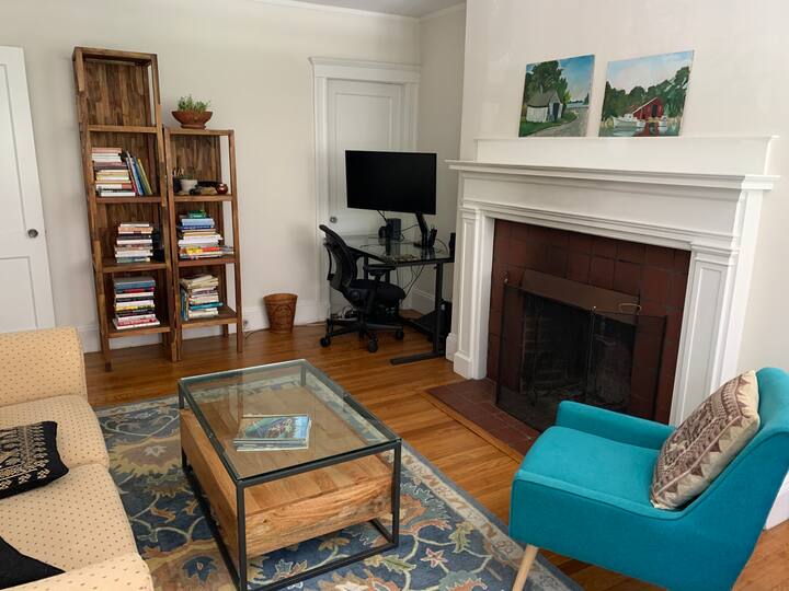 Spacious Cambridge apartment near subway Flats for Rent in Cambridge