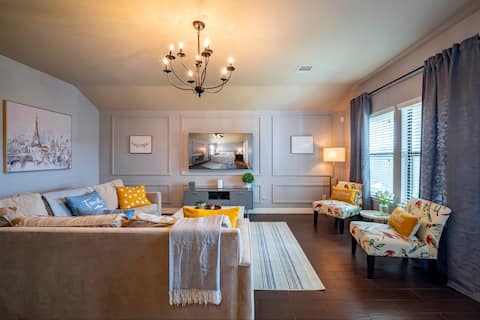 Top performing Airbnb: Houston peaceful home 3 bedroom/2 bath-Grill. in Addicks Park Ten