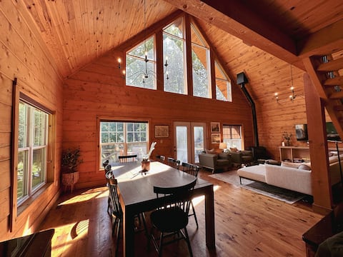 Maple Bend Cottages - Charming Wood Cottage