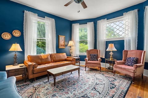 Top Airbnb: Ecusta Trail Access • Family Retreat Near Downtown in Hendersonville