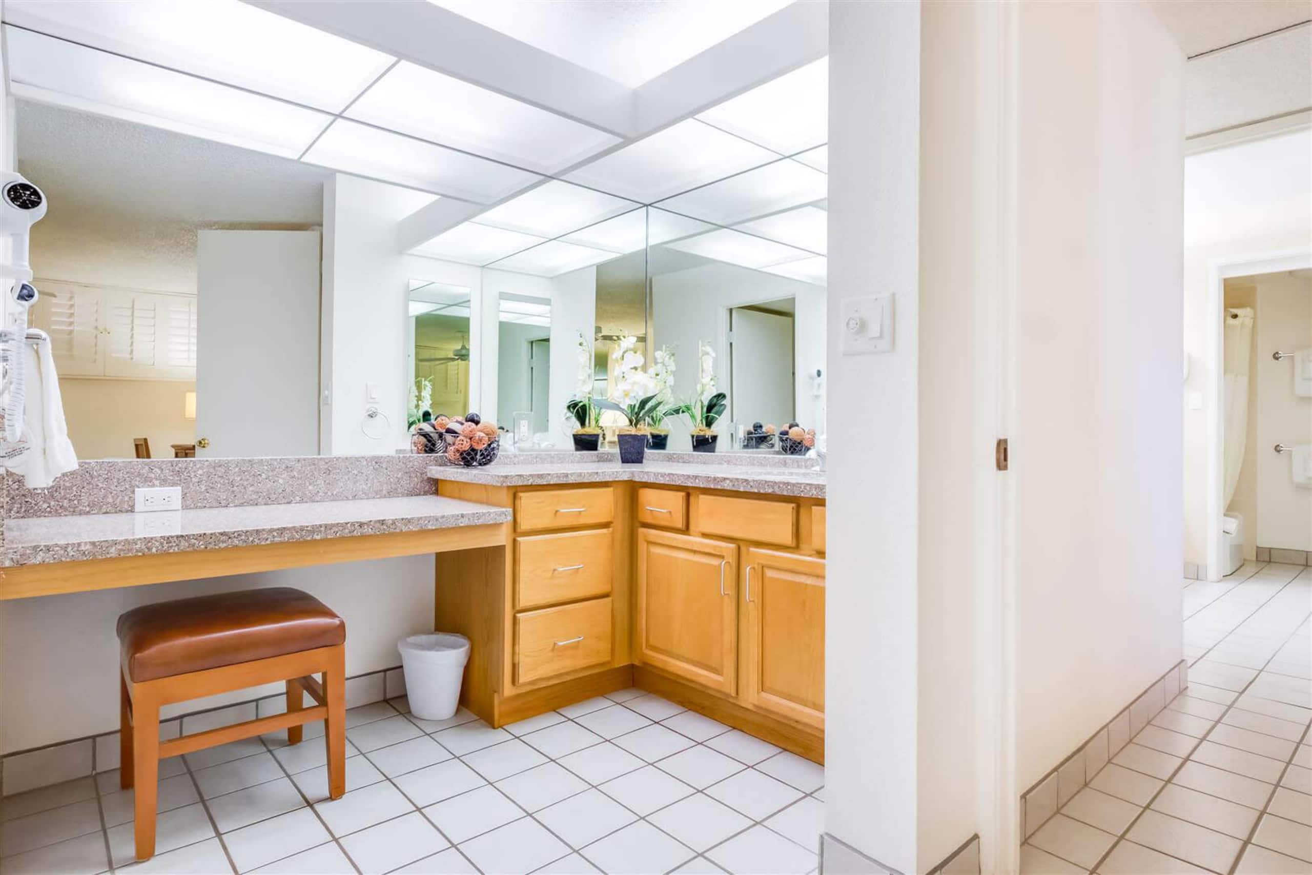 Condo in Kihei · ★5.0 · 2 bedrooms · 3 beds · 2 private baths - Image 11