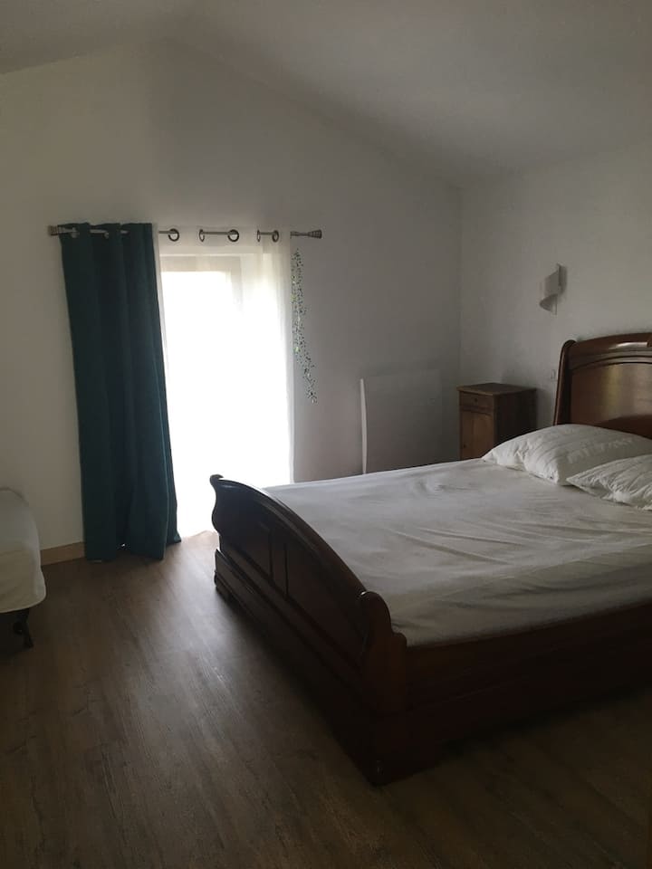 Vigie du Meunier - спална соба 