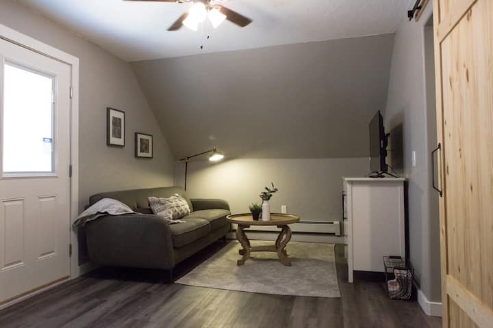 Bicycle Friendly Over Garage One Bedroom Unit - Grand Junction, CO