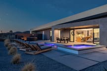 W House - Secluded Modern Getaway - Pool/Hot Tub