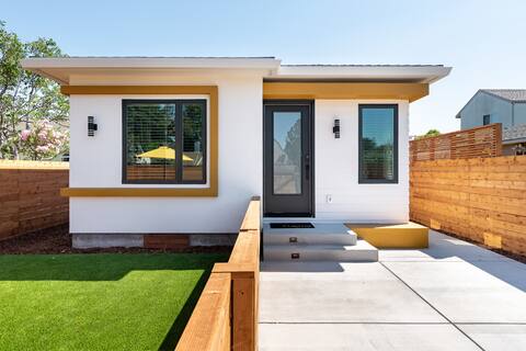 Sunny 🌞 guesthouse near Stanford 🌲 w/private patio