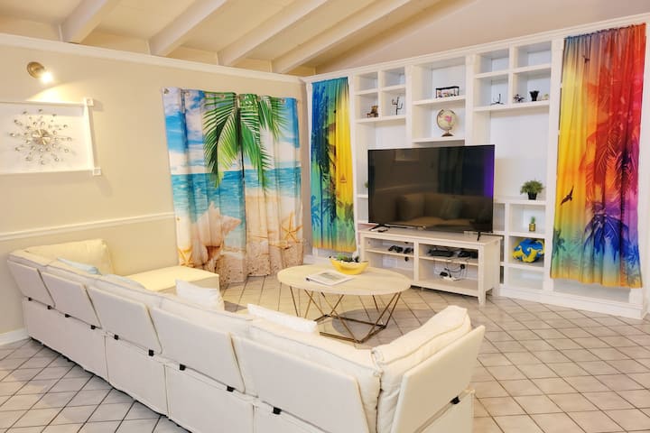 Spacious Coastal Villa W/ Heated Pool & Office - Corpus Christi, TX