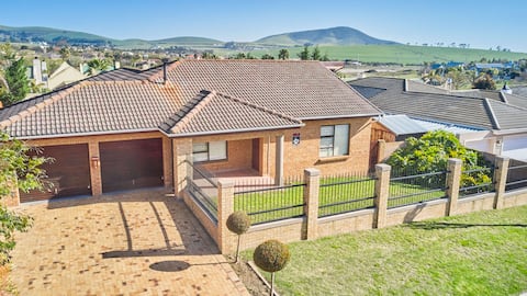 Secure Durbanville Self-Catering | WiFi + Parking