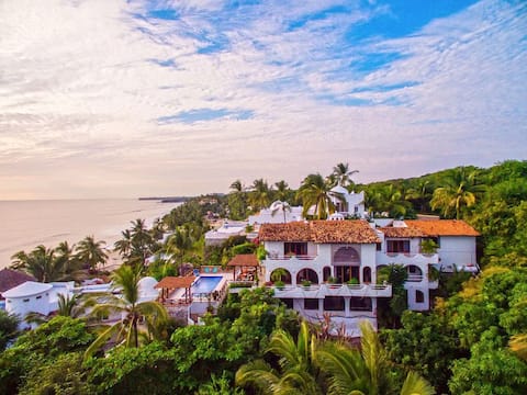 Private Beach-Surf-Pool-Staff-Gated-Car&Chef Avail