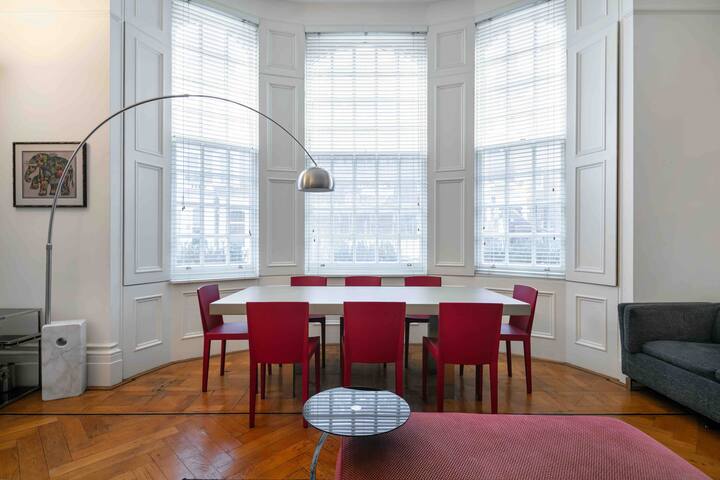 Exceptional 2BD Home Cinema Apartment – Kensington gallery image 5