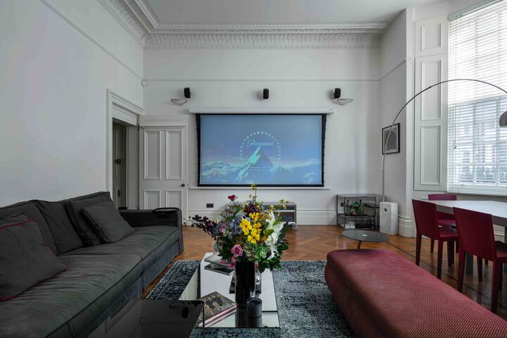 Exceptional 2BD Home Cinema Apartment – Kensington gallery image 4