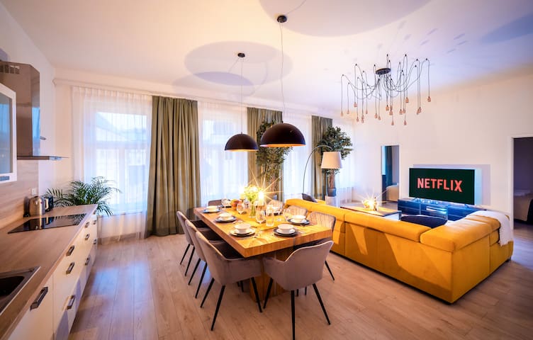 4BR+2Bath Modern Apartment in city centre gallery image 3