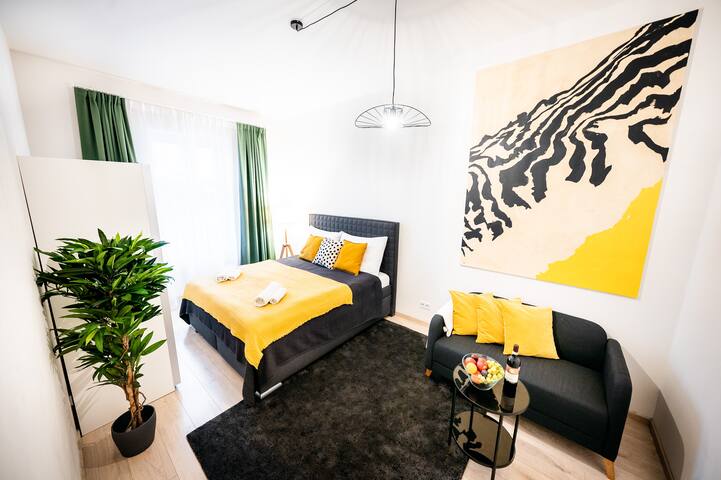 4BR+2Bath Modern Apartment in city centre gallery image 4