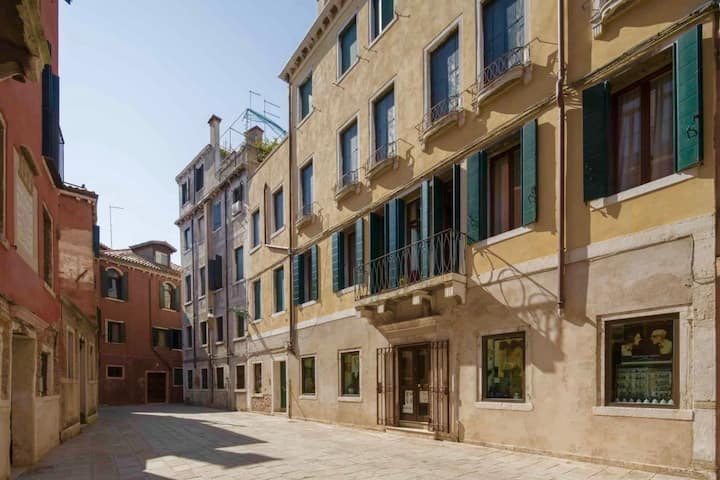 Palazzo San Samuele Elegant Apartment In San Marco - Venice
