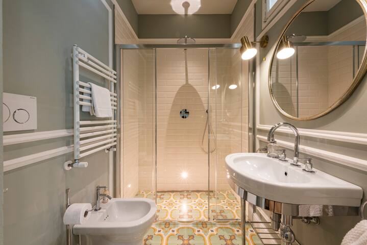 Dimora San Frediano, Oltrarno’s jewel with patio gallery image 5