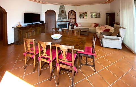 Popular Airbnb listing: Casa Pescarino with lake view and whirlpool in Oliveto Lario