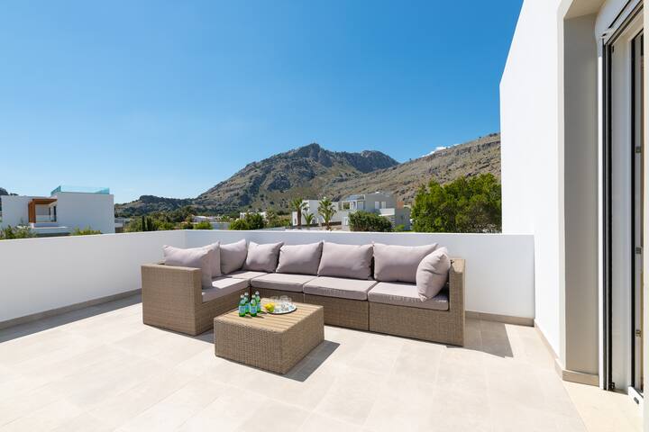 Villa Melodia, 4 Bedroom Villa with Private Pool gallery image 3