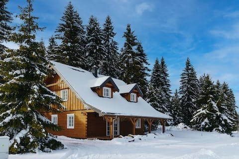 Log cabin on Jelení hora