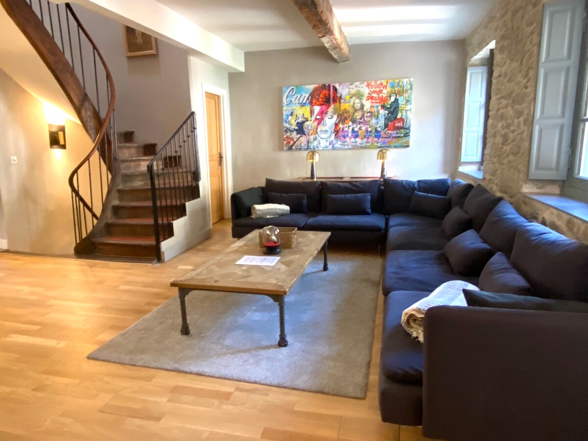 Successful Airbnb property: The House of La Tour Pinte in Carcassonne