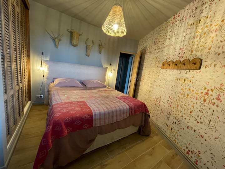 una de las habitaciones con, por supuesto, vistas al mar 