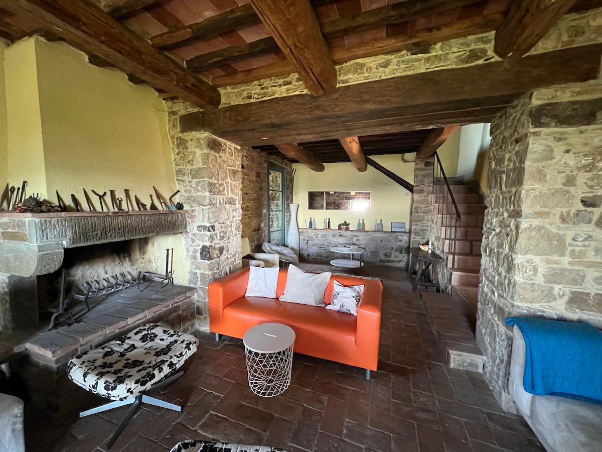 Popular Airbnb listing: COPPA DI SOPRA
Beautiful villa with superb view in Castiglion Fiorentino