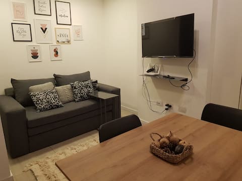 Airbnb con mejor rendimiento: Warm and modern house, garage, excellent location en Departamento Capital