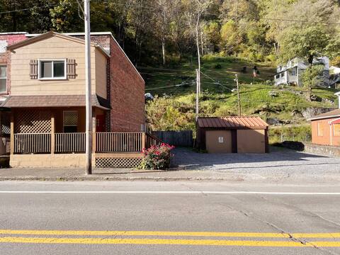 The West Virginia Way, The Cackalacky Shack