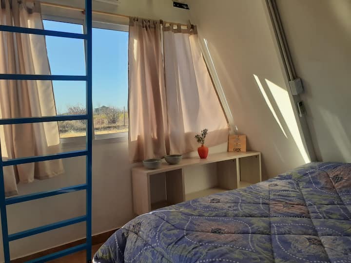 2 persoons bed met prachtig uitzicht.