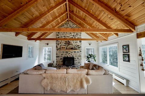 Moosehead Lake, Snowmobile Trails, Hot Tub