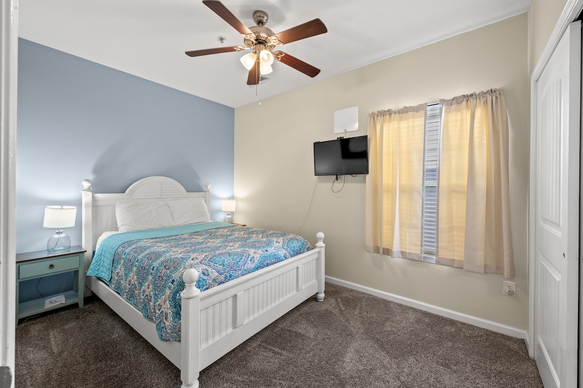 მიირთვით შუადღის საძილე საყიდლებზე გატარებული დღის შემდეგ.