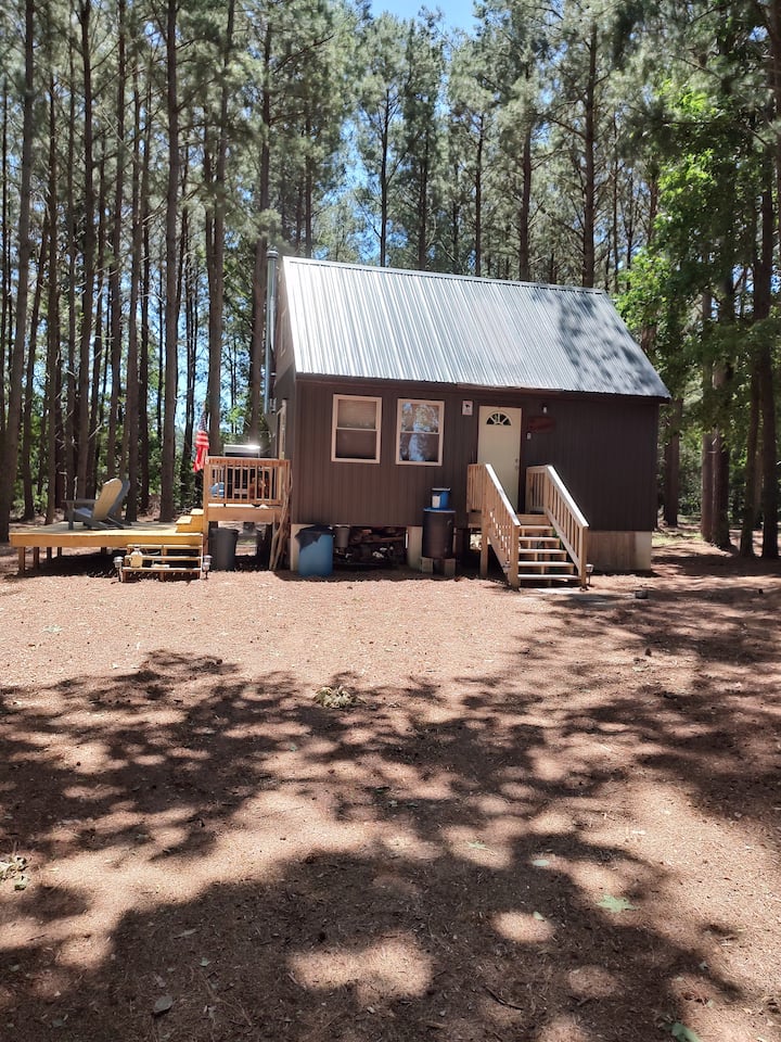 Awesome private off grid cabin with creek view. Cabins for Rent in