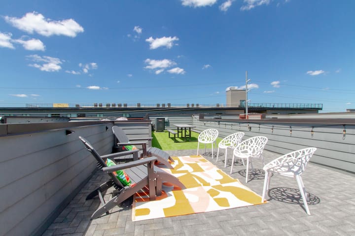 Music City Hangout | Rooftop Views + Game Room