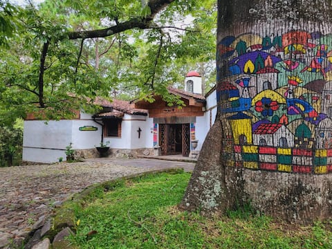 Las Piñuelas, Country House.