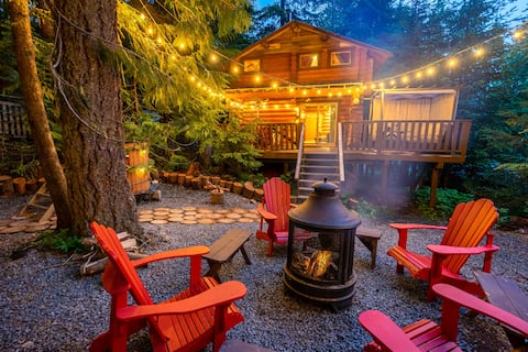 Mountain Log Cabin w/ Cedar Barrel Sauna & hot tub