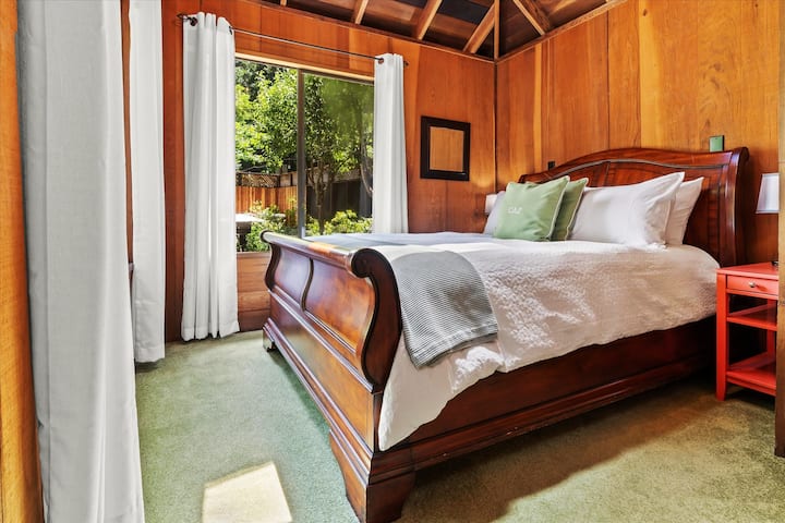 Bedroom view from the door 