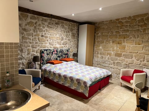 Top performing Airbnb: 23m3-Le Marais in Paris 4e Arrondissement