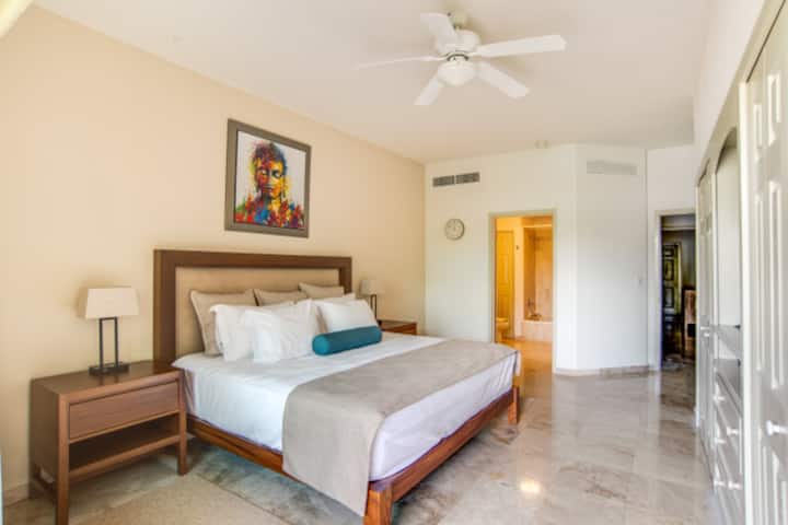 1号卧室配备加大双人床