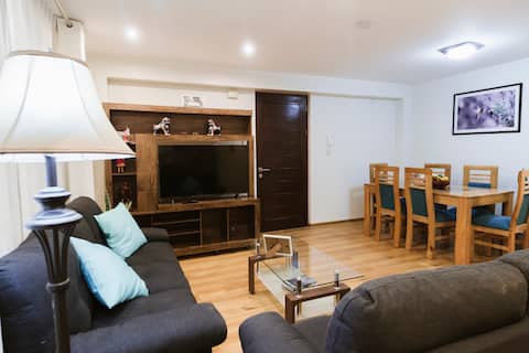Successful Airbnb property: Executive Apartment Cusco parking work or travel in Taray